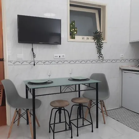 Nas Olaias A 5 Minutos Da Faculdade Isel E Ist Appartamento