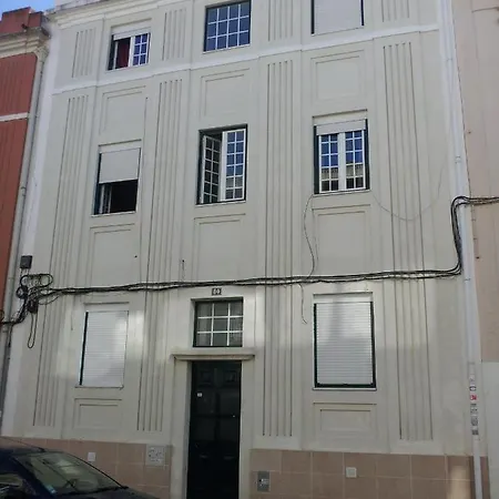 Appartamento Nas Olaias A 5 Minutos Da Faculdade Isel E Ist *