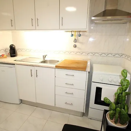 Appartamento Nas Olaias A 5 Minutos Da Faculdade Isel E Ist